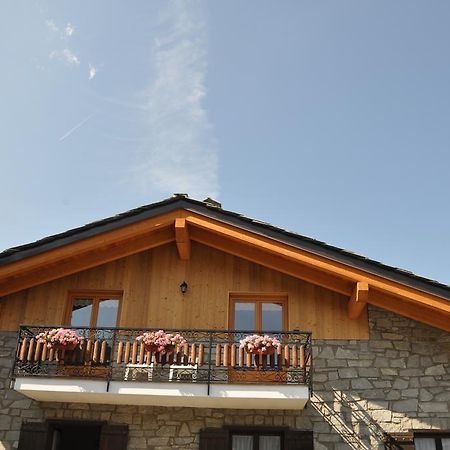 Апартаменты Le Foyer De La Ferme Аоста Экстерьер фото